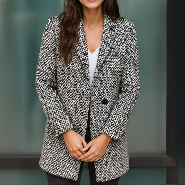 Judit - Elegáns kabát a hidegben
