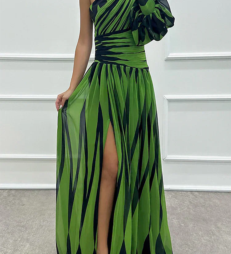 Judit - Elegáns csíkos maxi ruha egy vállal