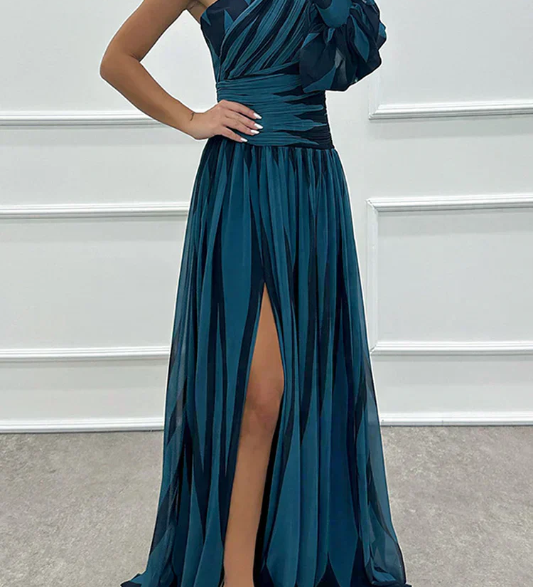 Judit - Elegáns csíkos maxi ruha egy vállal