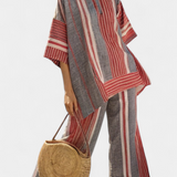 Nagy Daisy Kombinációs Ruha Vászonból Piros Korall és Szürke Csíkokkal, Modern és Kényelmes Stílus